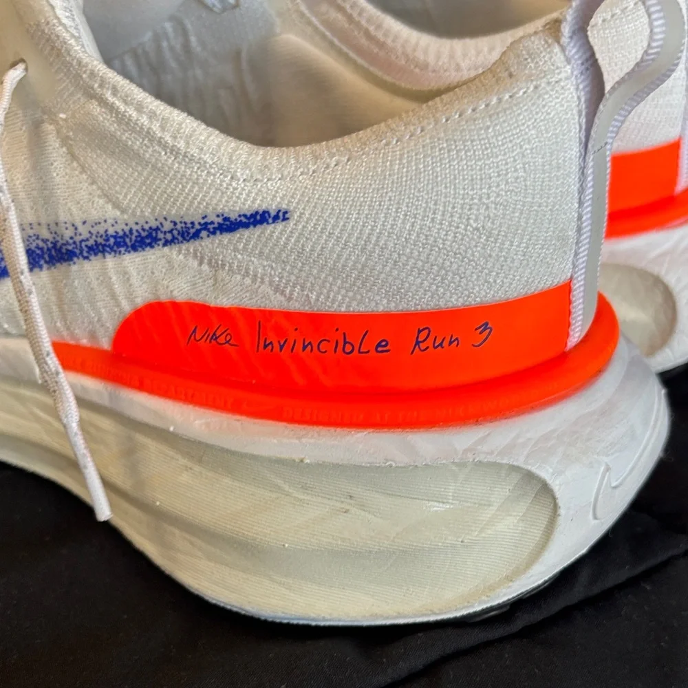 Nike Invinvible Run 3 Cream and Blue Running Shoes - Picture 7 of 9